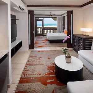 Tara Suite Oceanfront King Bed